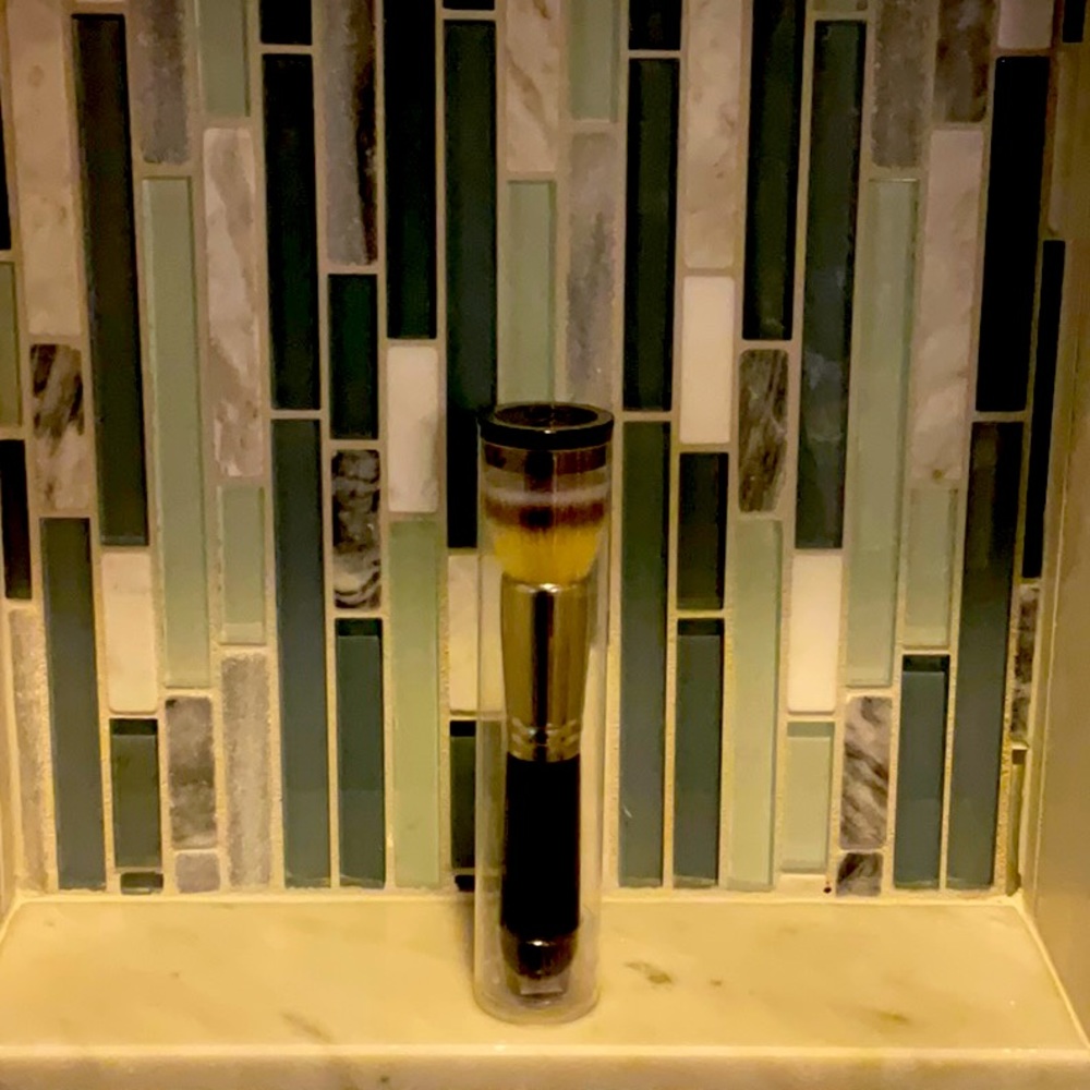 It Cosmetics Heavenly LuxeFoundation Buffing Brush #6